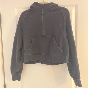 COPY - Lululemon scuba hooded half zip (M/L)